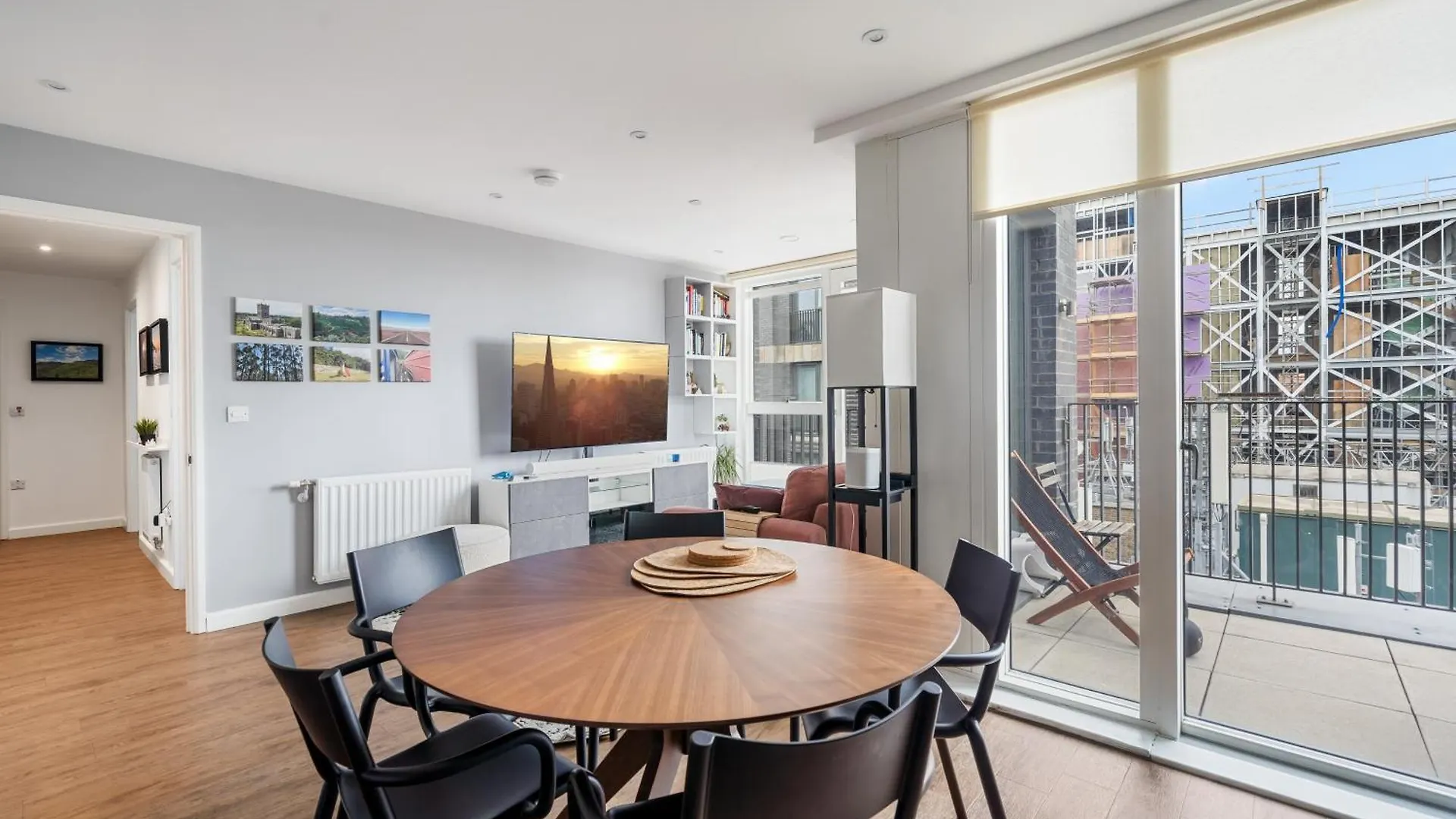 Impeccable Modern 2Br Apartment Peachy Stays Londra